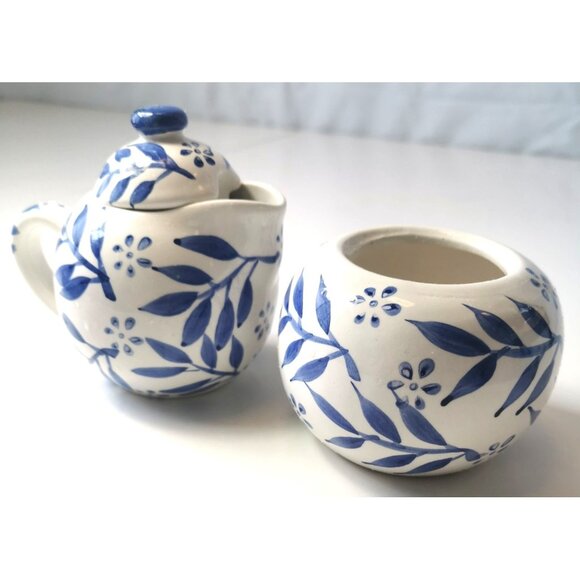 Creamer and Sugar Bowl Hand Painted Beautiful Botanical Blue and White Vintage - Picture 2 of 8